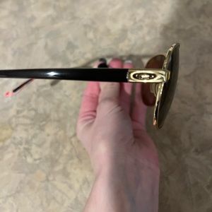 Oakley women’s aviators